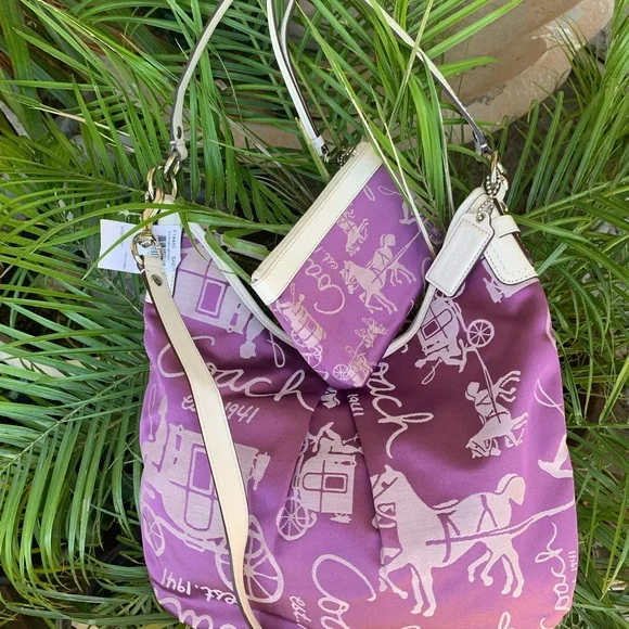 RARE NWT Coach Horse and Carriage Hobo/Crossbody & Matching Wristlet - Picture 4 of 12